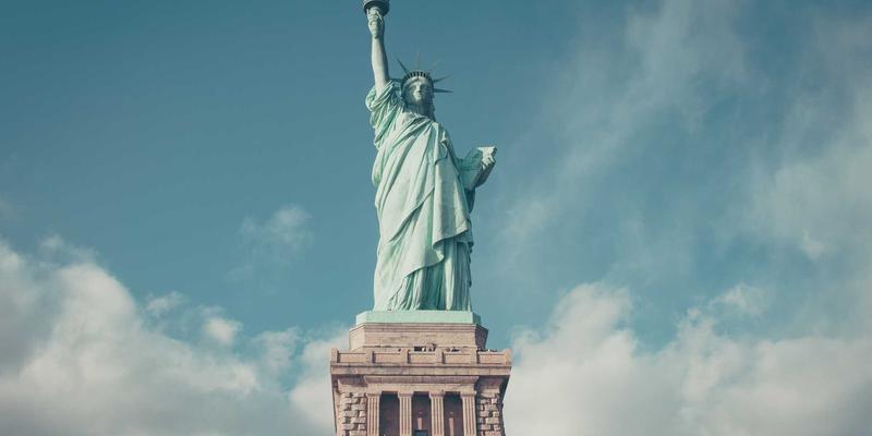 从第一桶金到百年传承:解码超高净值家族的财富管理金字塔