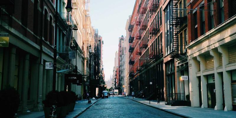 债券投资进阶指南:读懂收益率曲线、驾驭信用利差、巧配通胀保值债券的财富管理智慧